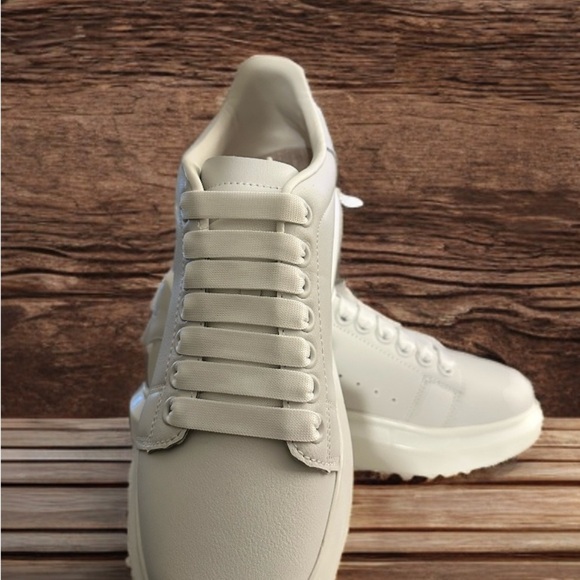 NWT Women's Fashion Sneakers,Vibration Height Increase Lightweight Comfortable - Picture 7 of 9